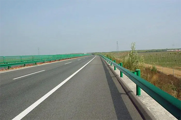 高速波形梁護欄
